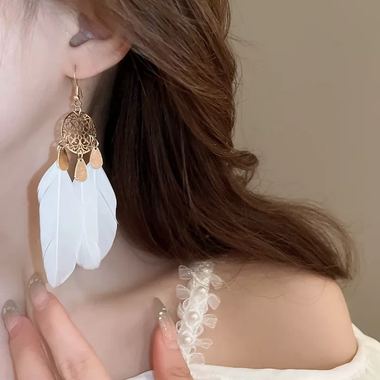 Beige-Oil-Drop-Flower-Feather-Rice-Bead-Tassel-Earrings-Temperament-Earrings-Bohemian-Fashion-Earrings-display-picture-6